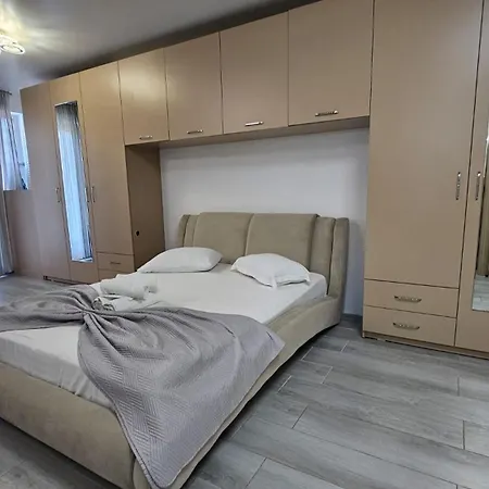 Apartment Alezzi Nord10 Holiday Deluxe Studio & Pool - 100m De Plaja *